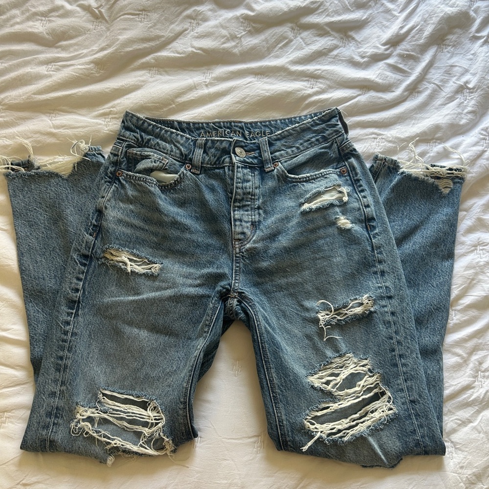 American Eagle Tomgirl Distressed Jeans